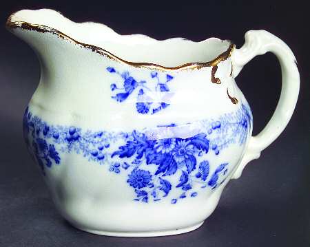 Marguerite (Flow Blue) Creamer