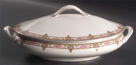 Normandie Oval Covered Vegetable