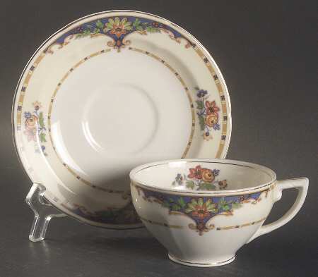 Virginia Flat Cup & Saucer Set