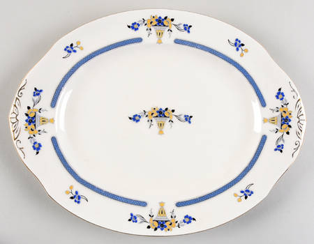 Winthrop 10" Oval Serving Platter