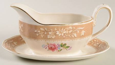 Woodstock Gravy Boat with Attached Underplate