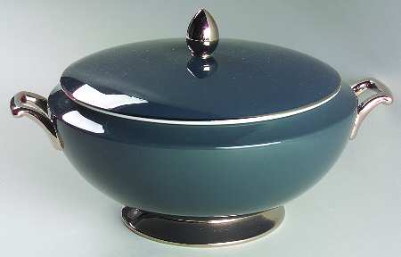 Black Contessa Round Covered Vegetable