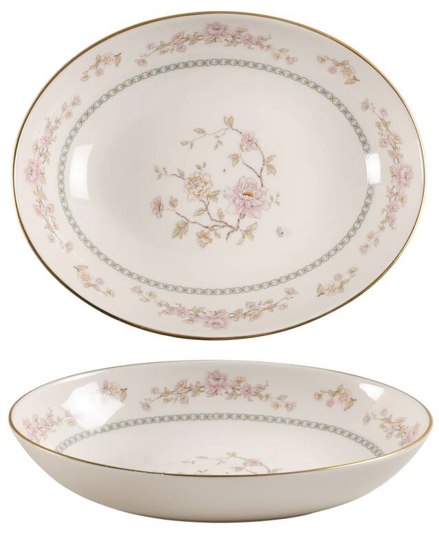 Camellia 9" Oval Vegetable Bowl