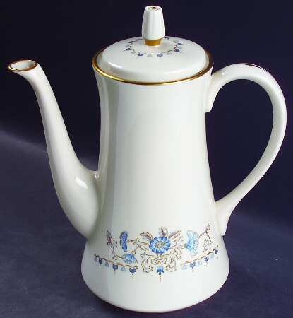Ching Dynasty Coffee Pot & Lid