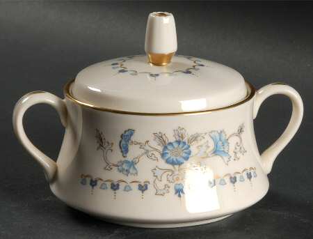 Ching Dynasty Sugar Bowl & Lid