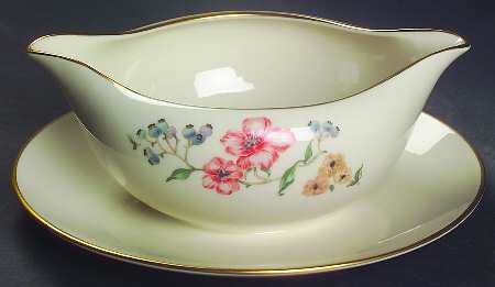 Chinoiserie Gravy Boat with Attached Underplate