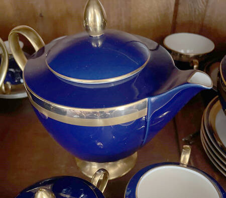 Cobalt Contessa Teapot & Lid