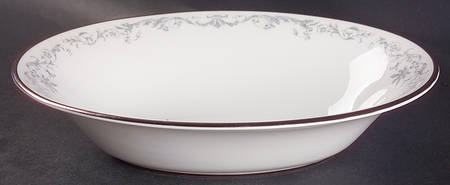 Della Regina 10" Oval Vegetable Bowl