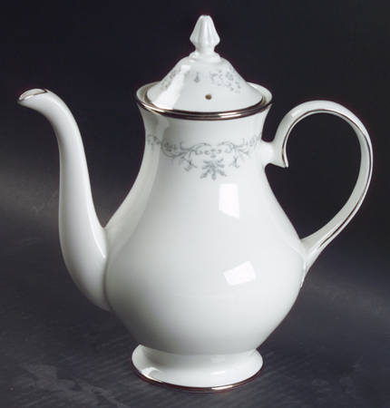 Della Regina Coffee Pot & Lid