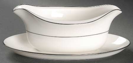 Elegance Platinum Gravy Boat with Attached Underplate