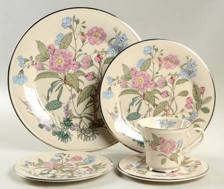 Fairmeadows 5 Piece Place Setting
