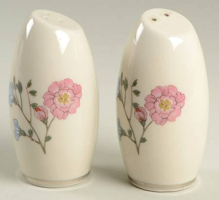 Fairmeadows Salt & Pepper Set