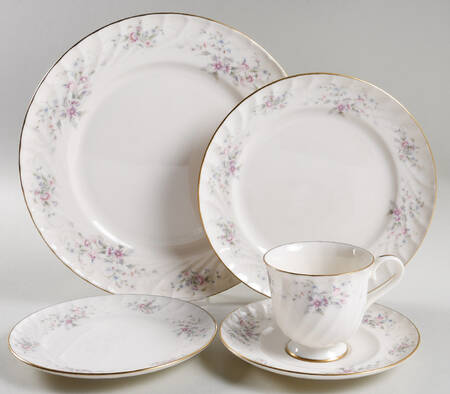 Jolie 5 Piece Place Setting