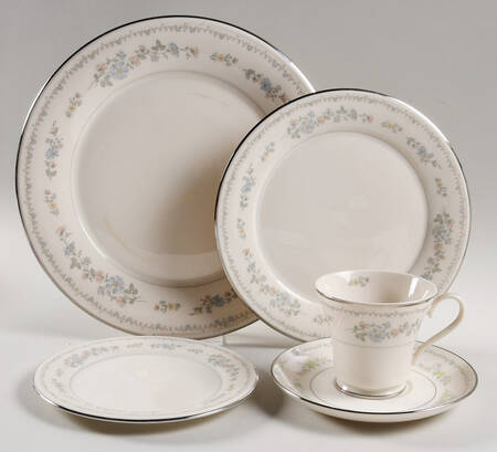 Juliana 5 Piece Place Setting