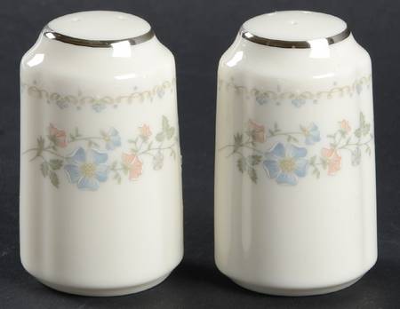 Juliana Salt & Pepper Set