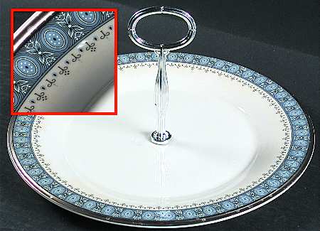 Kingsbury Round Serving Plate with Center Handle (Dp) Hc