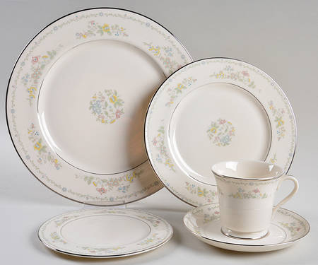 Lady Madison 40 Piece Estate Set