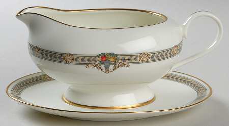 Laurel Gravy Boat & Underplate