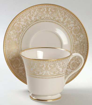 Lorenzo De Medici (Ivory with Gold) Footed Cup & Saucer Set