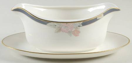 Mae Bloom Gravy Boat with Attached Underplate