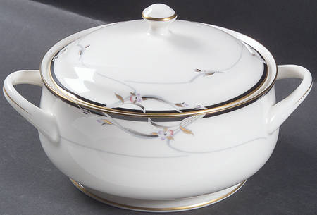 Manhattan Round Covered Vegetable by Gorham