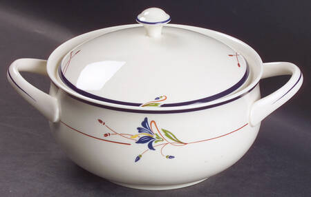 Melon Bud 1.5 Qt Round Covered Casserole by Gorham
