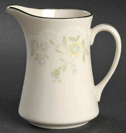 Pastelle Creamer
