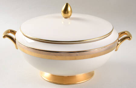 Royal Contessa Round Covered Vegetable