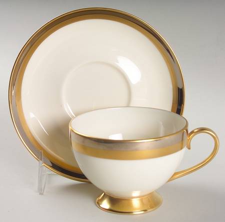 Royal Contessa Footed Cup & Saucer Set