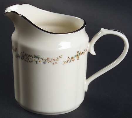 Rondelle Creamer