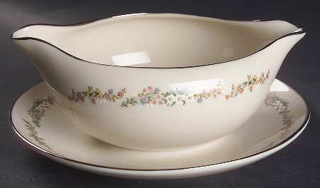 Rondelle Round Gravy Boat/Attached Underplate