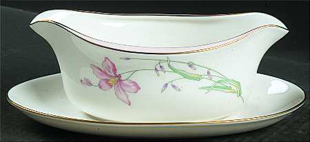 Silk Petal Gravy Boat with Attached Underplate