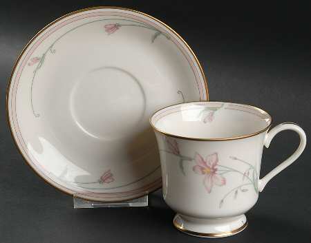 Silk Petal Footed Cup & Saucer Set