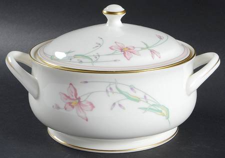 Silk Petal Round Covered Vegetable