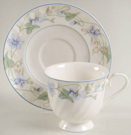 Footed Cup & Saucer Set