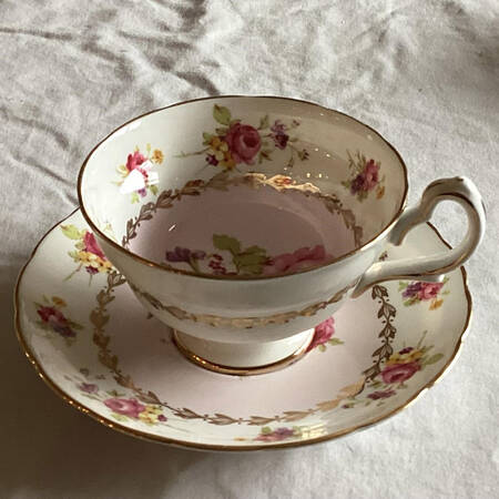 C751 Footed Cup & Saucer Set