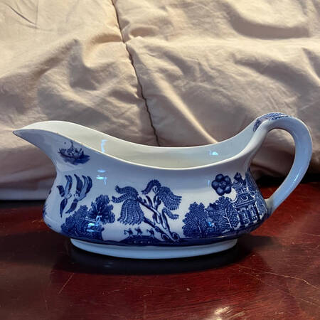 Ye Olde Willow Gravy Boat