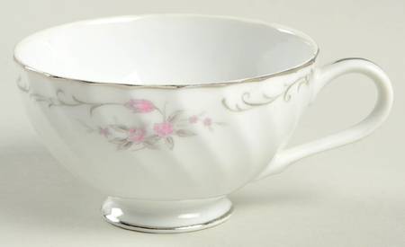 GST1 Footed Cup