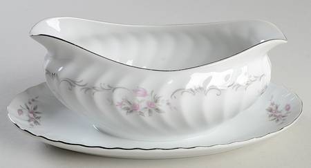 GST1 Gravy Boat with Attached Underplate