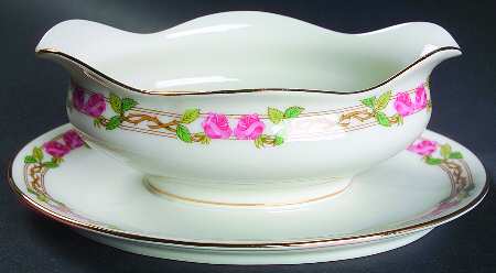 GUE1 Gravy Boat with Attached Underplate