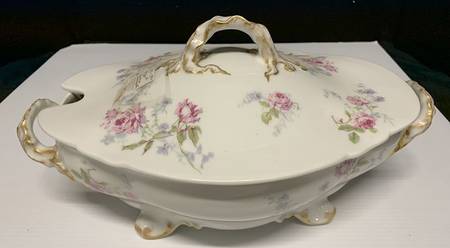GUE110 Oval Tureen & Lid