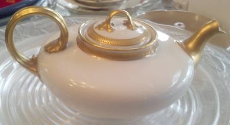 GUE119 Teapot & Lid