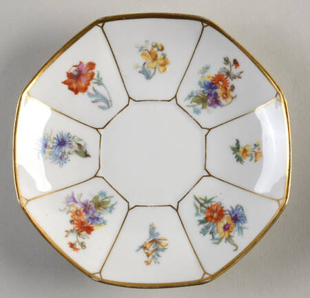 GUE127 Saucer