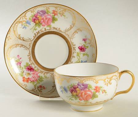 GUE145 Footed Cup & Saucer Set