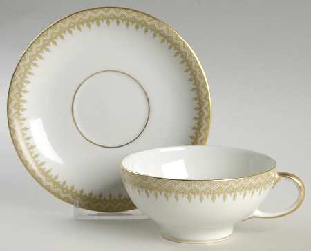 GUE15 Flat Cup & Saucer Set