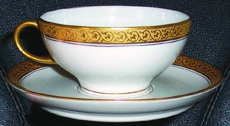 GUE156 Flat Cup & Saucer Set