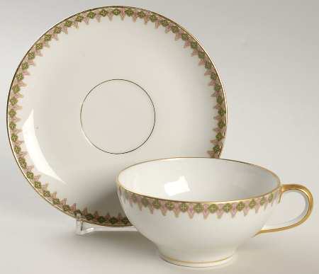 GUE16 Flat Cup & Saucer Set