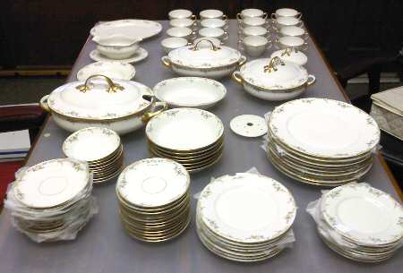 GUE17 Oval Tureen & Lid