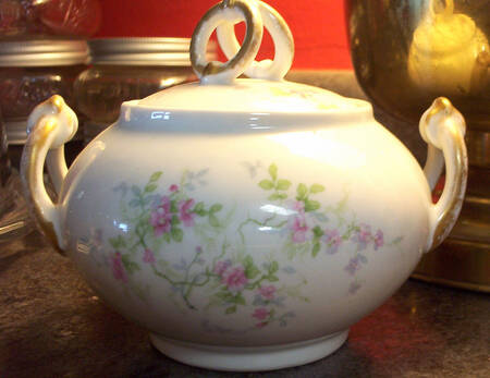 GUE18 Sugar Bowl & Lid