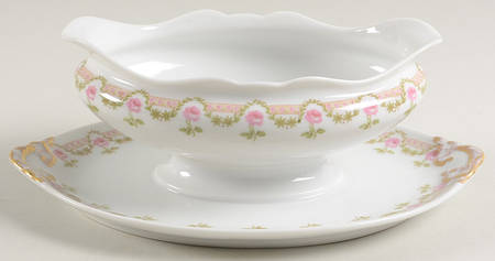 GUE19 Gravy Boat with Attached Underplate